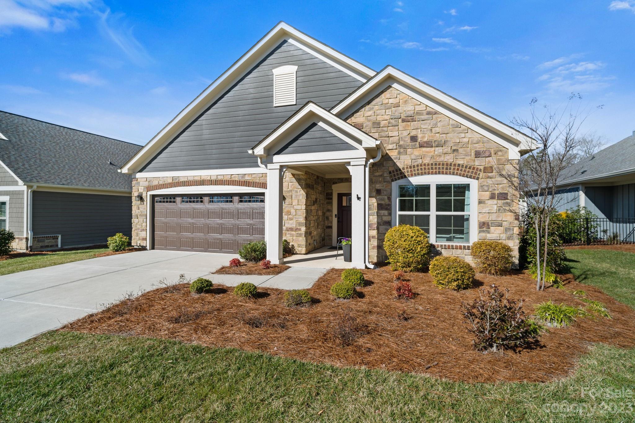 The Courtyards At Wesley Chapel - Residential