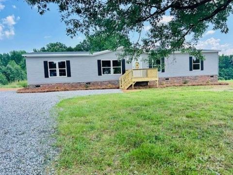 Photo of 6015 Bridges Street, Catawba, NC 28609 (MLS # 4292934)