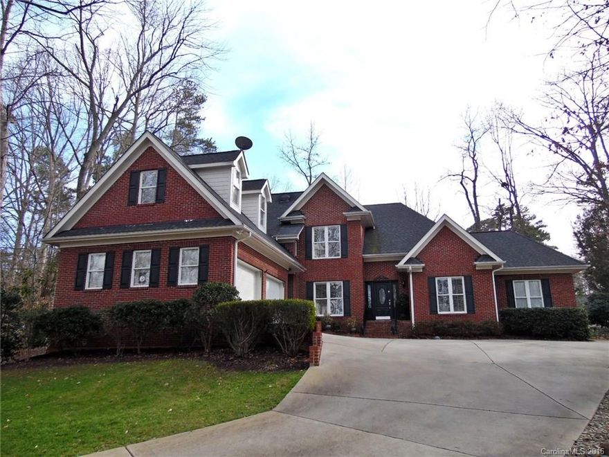 Gorgeous full brick home with meticulous attention to detail in gated River Hills! A custom build of exceptional quality, this home provides a gourmet kitchen with vaulted keeping room, master on main with tranquil bath, formal dining, vaulted great room, large bonus, spacious secondary bedrooms & fabulous extras such as irrigation system, plantation shutters & hdwds throughout! Amenity-rich community features Lake Wylie access, tennis, walking trails, pool, boat slip rental opportunity & more.
