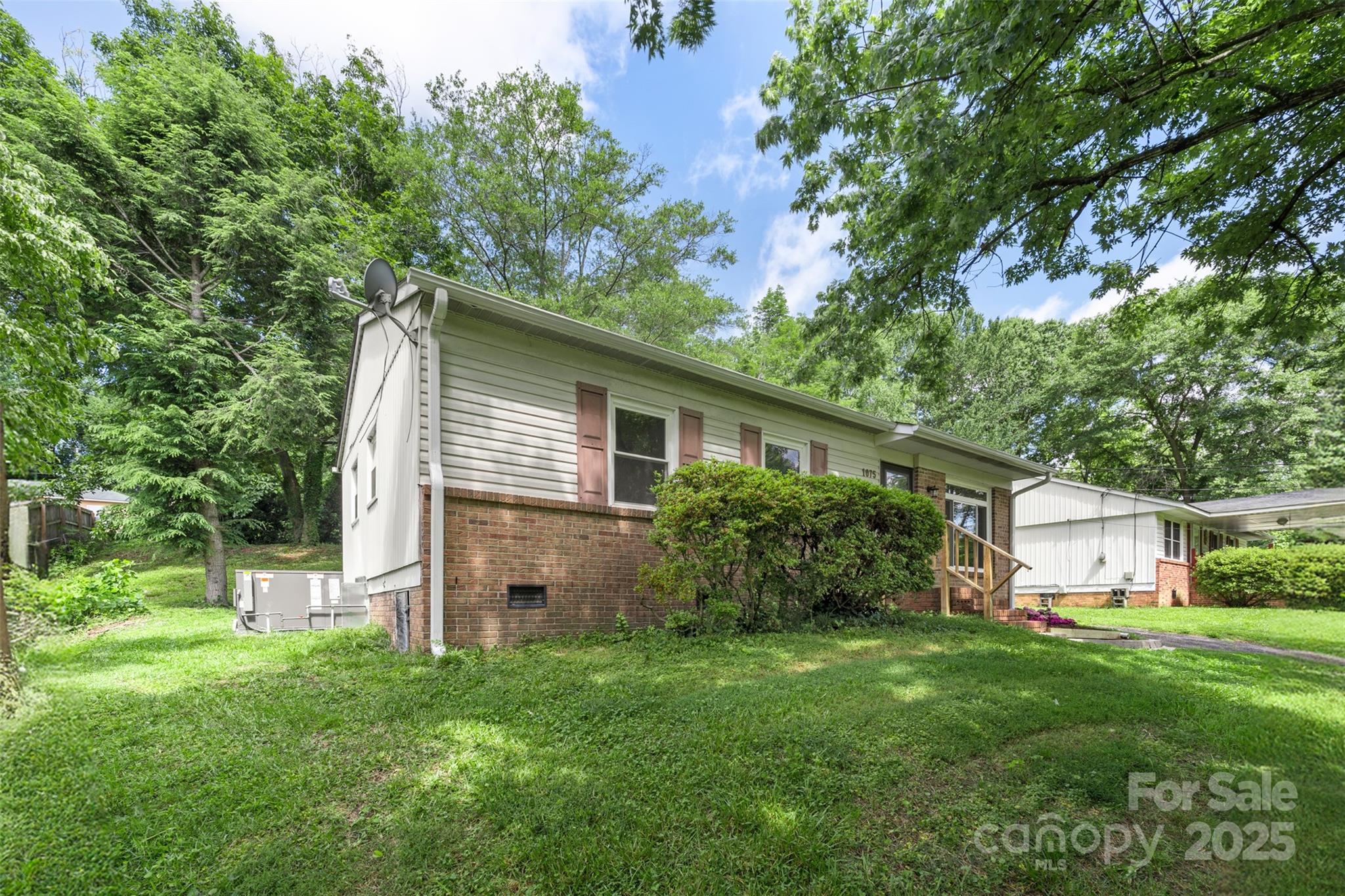 1075 Parkview Drive