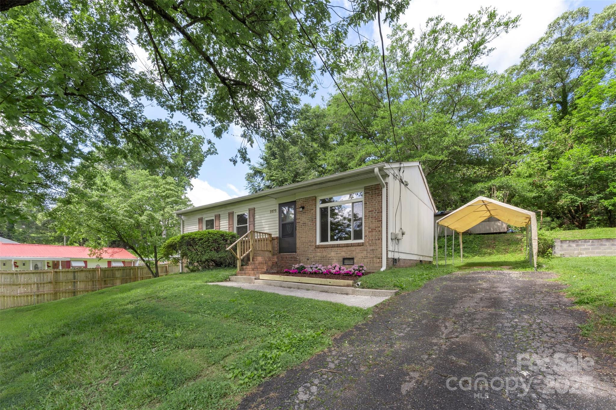 1075 Parkview Drive