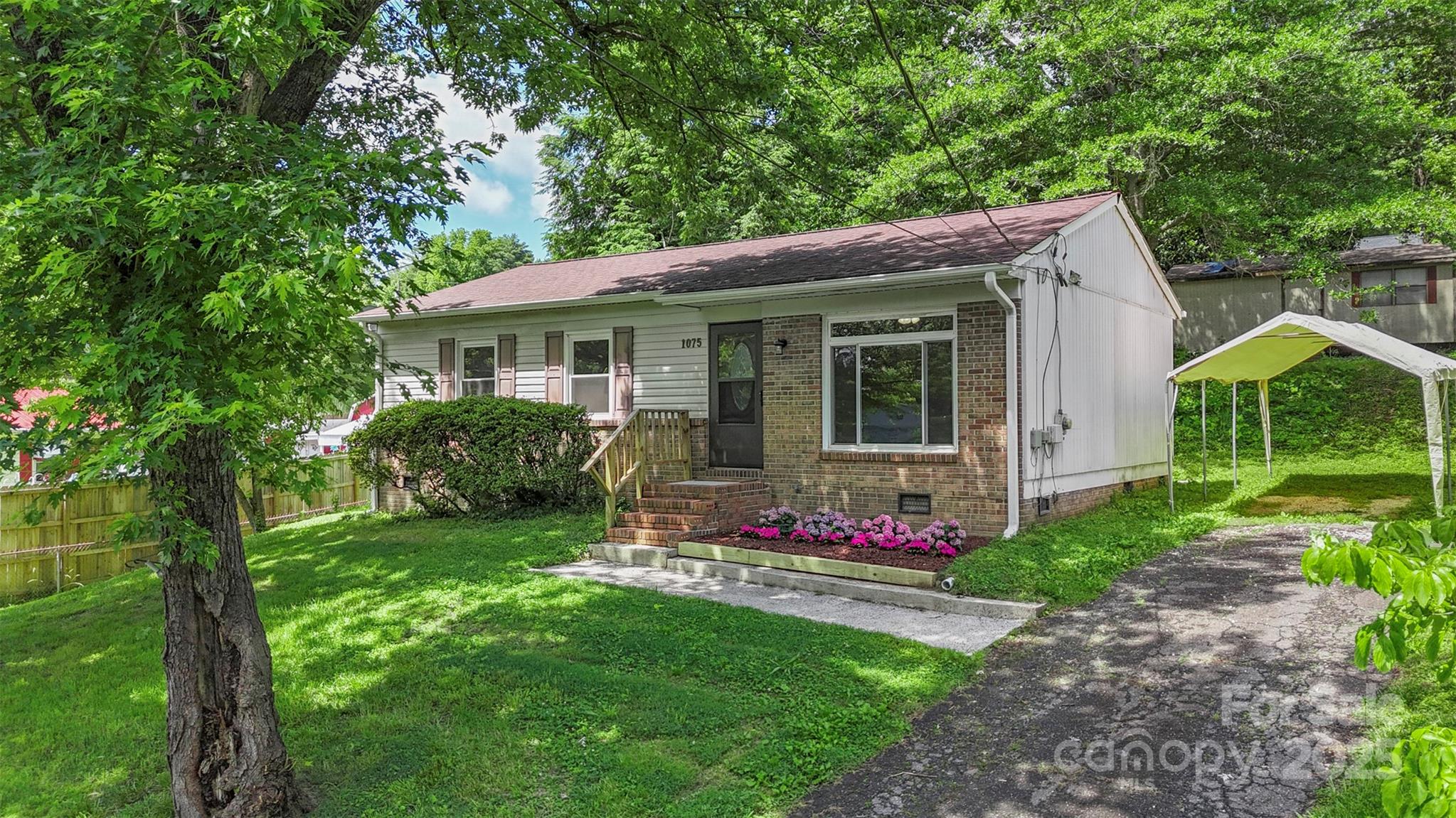 1075 Parkview Drive
