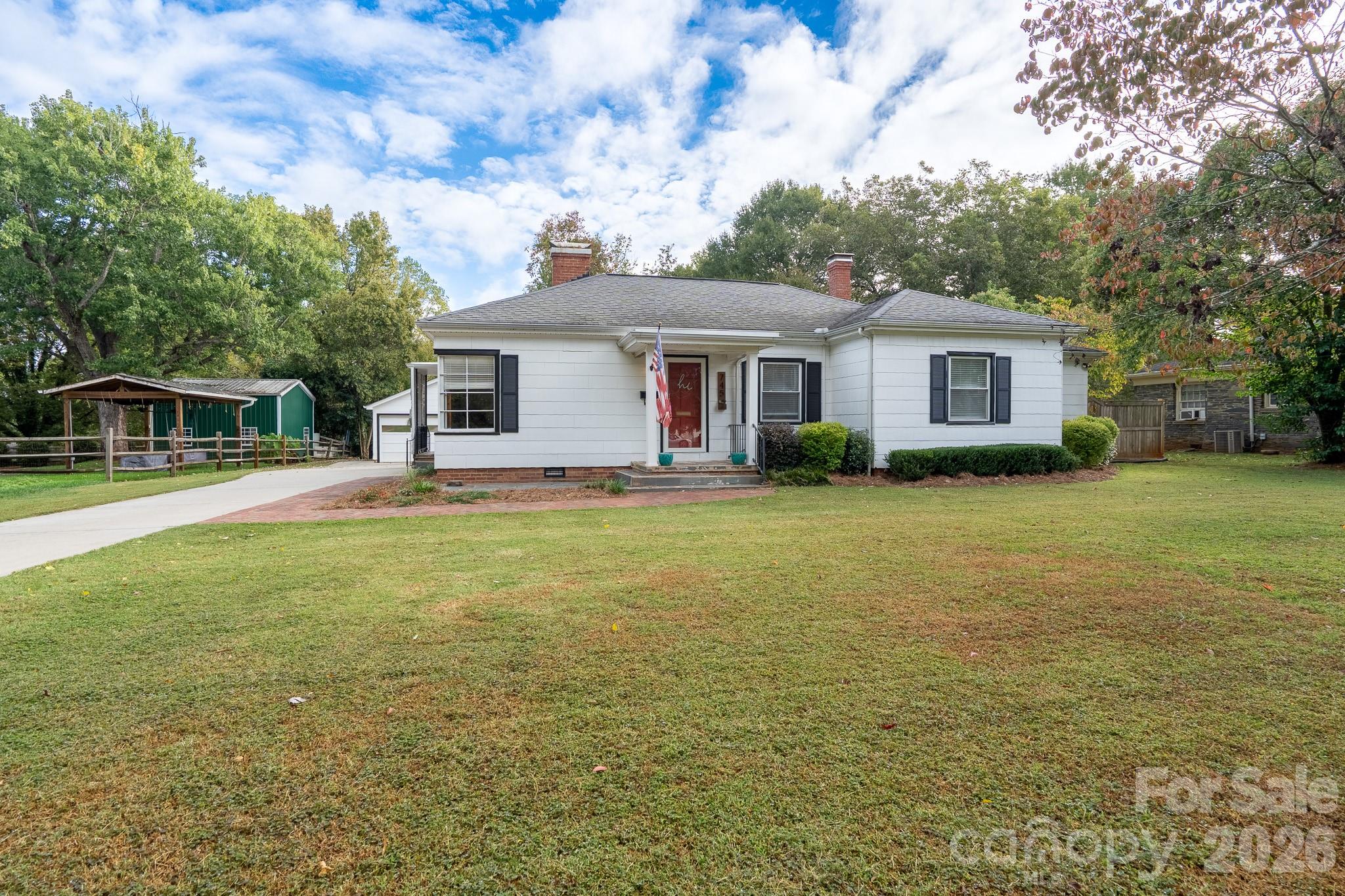 745 Carolyn Drive SE