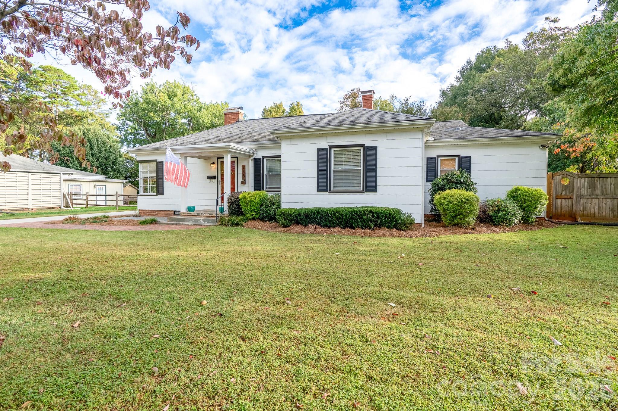 745 Carolyn Drive SE