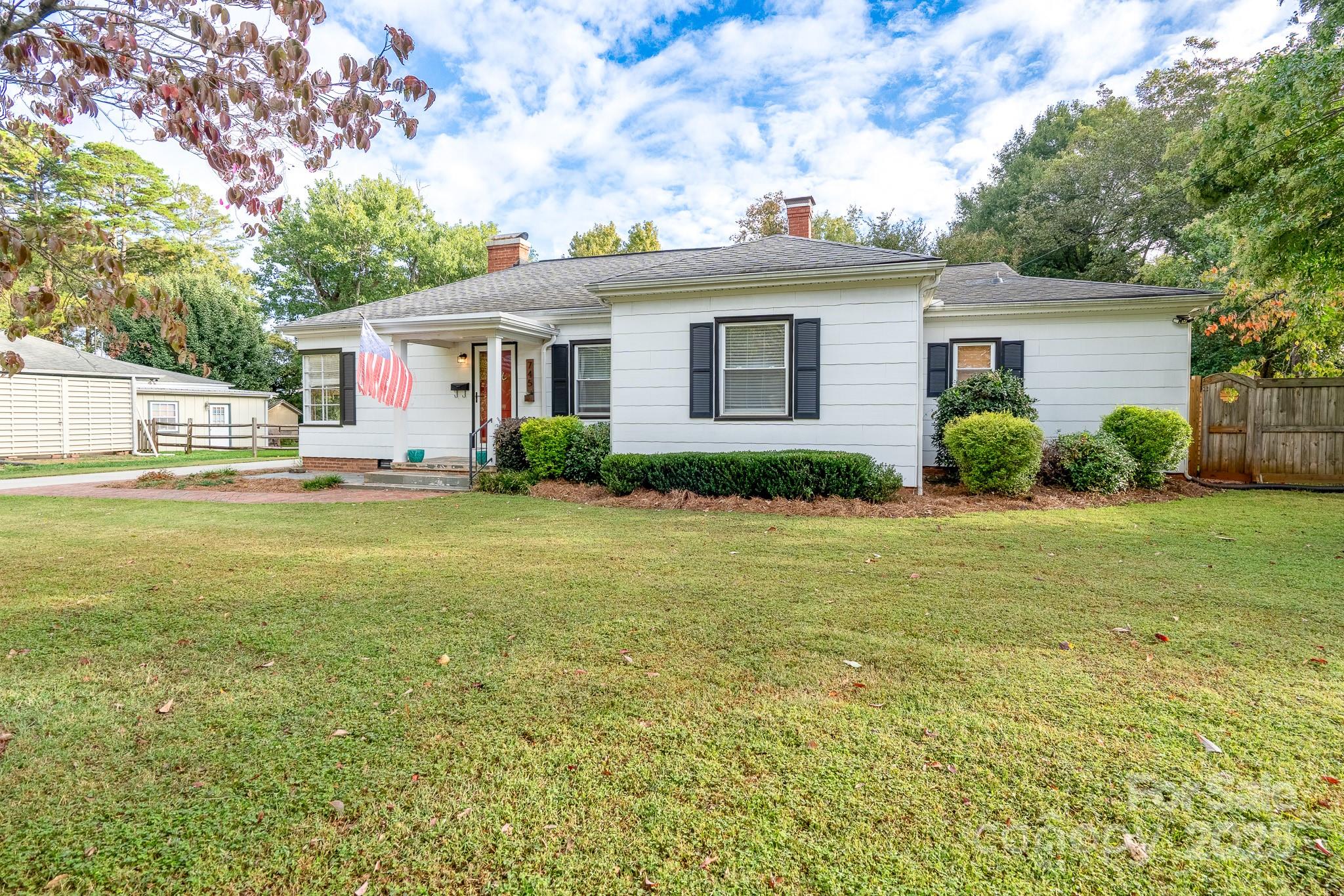 745 Carolyn Drive SE