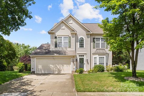 12824 Harvest Time Court Charlotte NC 28278