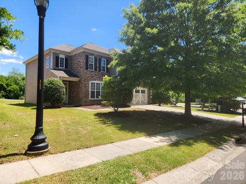 Photo of 10118 Alvarado Way, Charlotte, NC 28277 (MLS # 4378815)