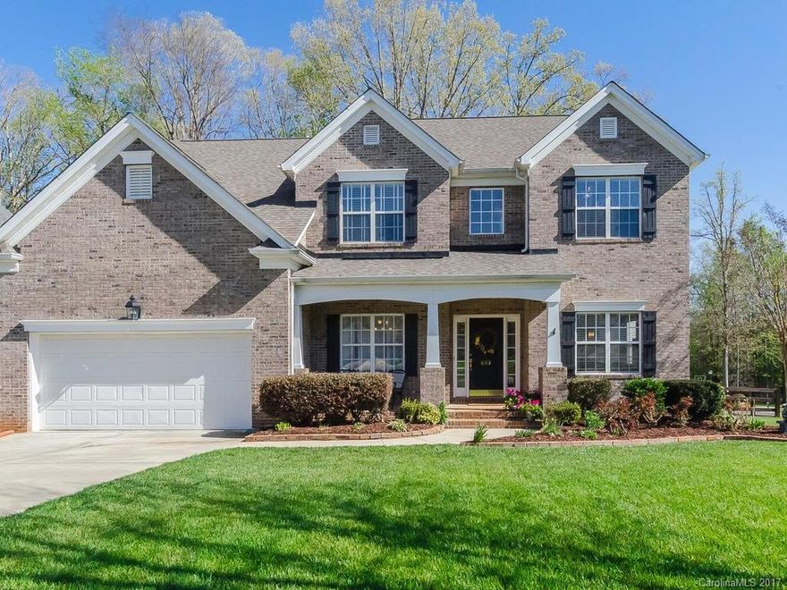 Won't last long!! Meticulous sellers, great home in popular Hunter Oaks & Highly recognized Marvin Schools.  This floor plan will fit any families needs - open for entertaining, fabulous kitchen, to die for screened porch & full B/R & Bath on 1st floor & Office area. Backs to cul-de-sac. Updated - roof, upstairs A/C, water heater, master bath, kitchen, flooring. Awesome neighborhood amenities! Near everything you'll ever need, grocery, I-485, restaurants, etc.  Low Union county taxes.