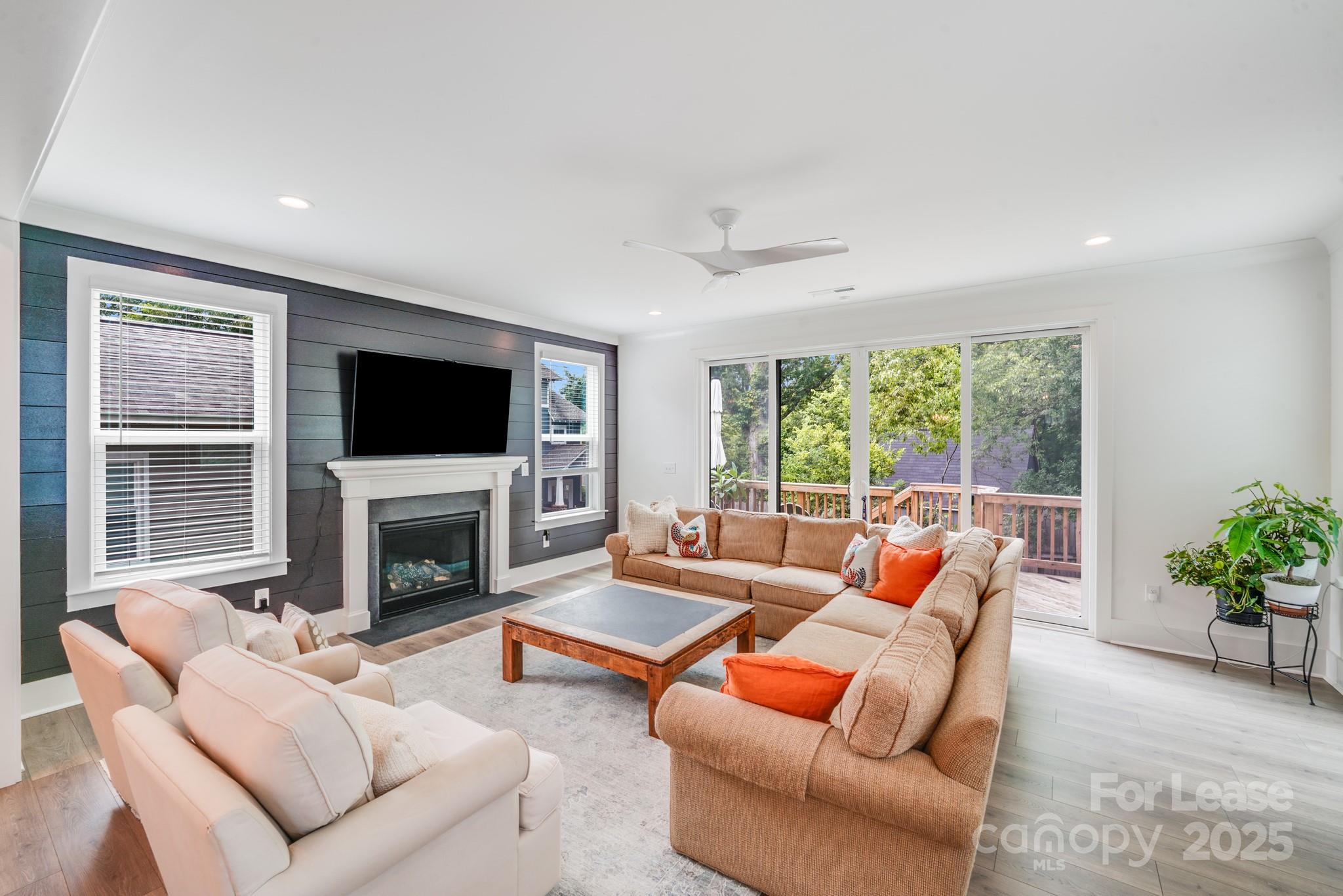 1613 N Mcdowell Street