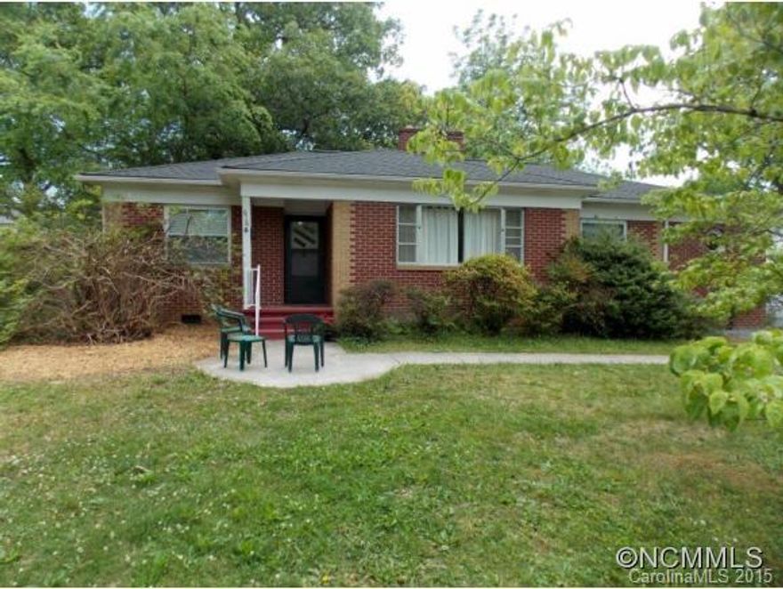 Walk to Historic Downtown Hendersonville...Sweet Brick Ranch Home with open spacious living area, cozy den and hardwood floors. 2 bedrooms 2 baths plus bonus room that has been used as bedroom. Roof shingles replaced in 2015, Heat pump replaced in 2005, some updated windows and new flooring in bath and kitchen.  Large fenced back yard with raised bed gardens in place. Covered back porch and open patio.