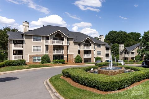 Condominium in Charlotte NC 5009 Sharon Road.jpg