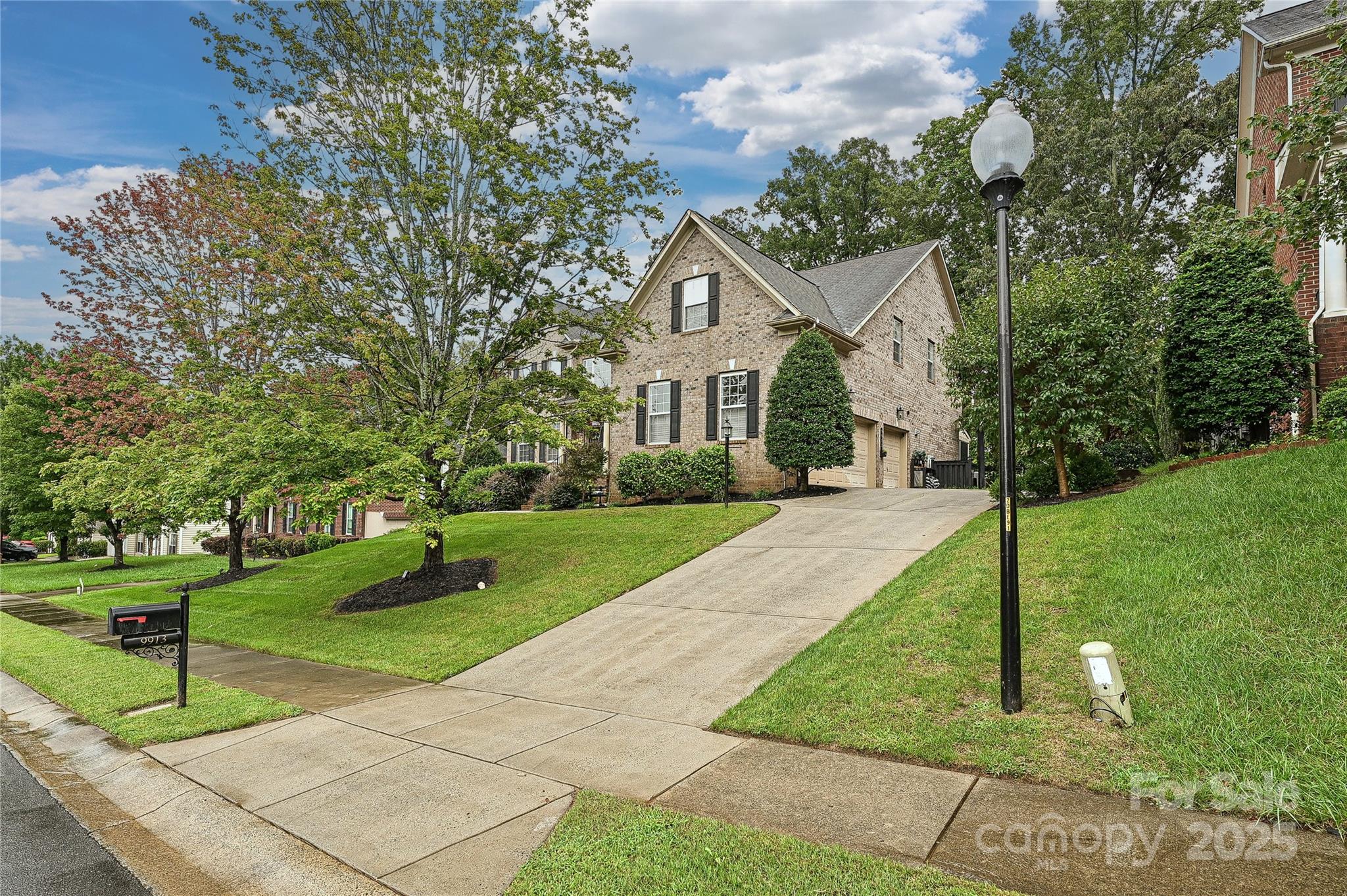 9913 Hazelview Drive