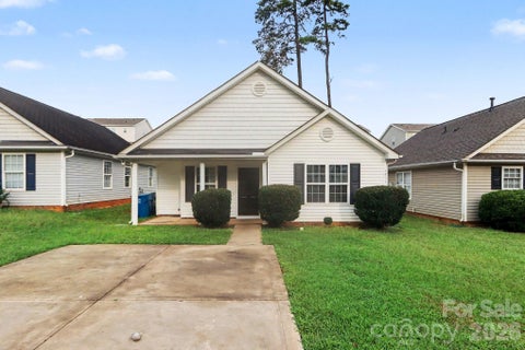 Photo of 1311 Braveheart Lane, Charlotte, NC 28216 (MLS # 4416968)