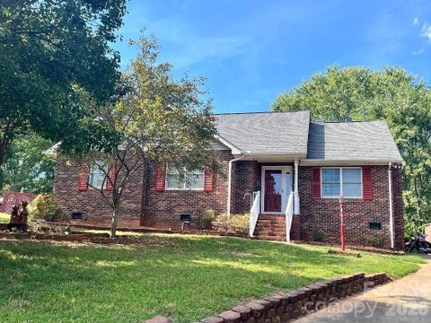 Photo of 983 Farmington Court, Concord, NC 28025 (MLS # 4423644)