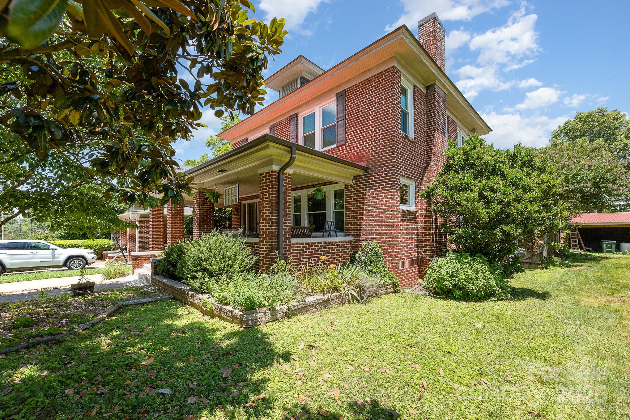 206 Mitchell Avenue