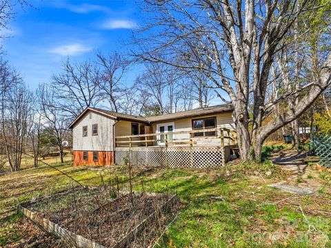 7 Nelson Road Hendersonville NC 28791