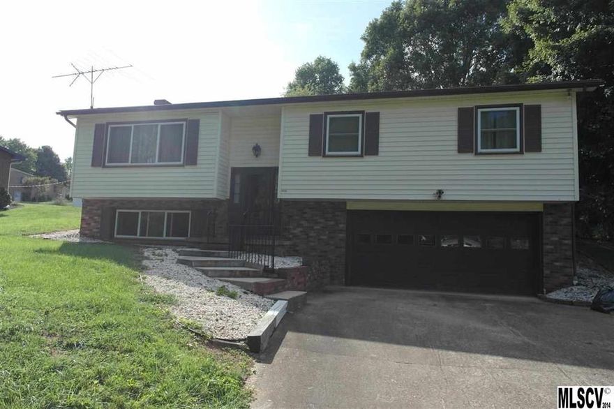3BR/2.5BA home located in Hickory.  Sitting on .35 of an acre, this home features spacious bedrooms, open kitchen with plenty of cabinet space.  Nicely sized living and dining room.  Natural light in all rooms.  New gas furnace installed in 2013.  Connected to city water and also has a well.  Entertain on the deck overlooking mature landscaping.  Large den area in the basement allows for more room or storage.  Double car garage. New roof 2014. Within minutes to the highway.  Close to shopping and dining.  This home is a must see! Call now for your exclusive tour.