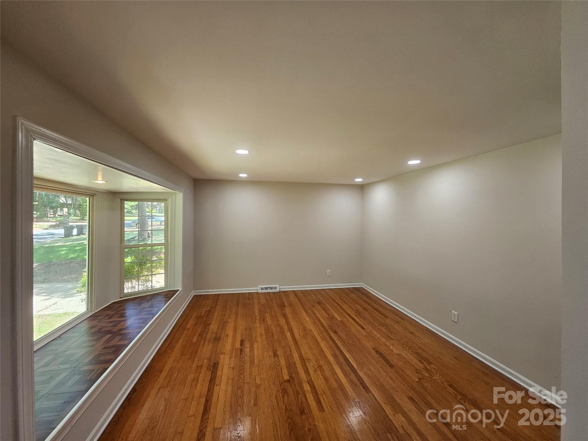 6212 Snowcrest Court