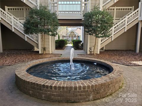 5003 Sharon Road Q Charlotte NC 28210
