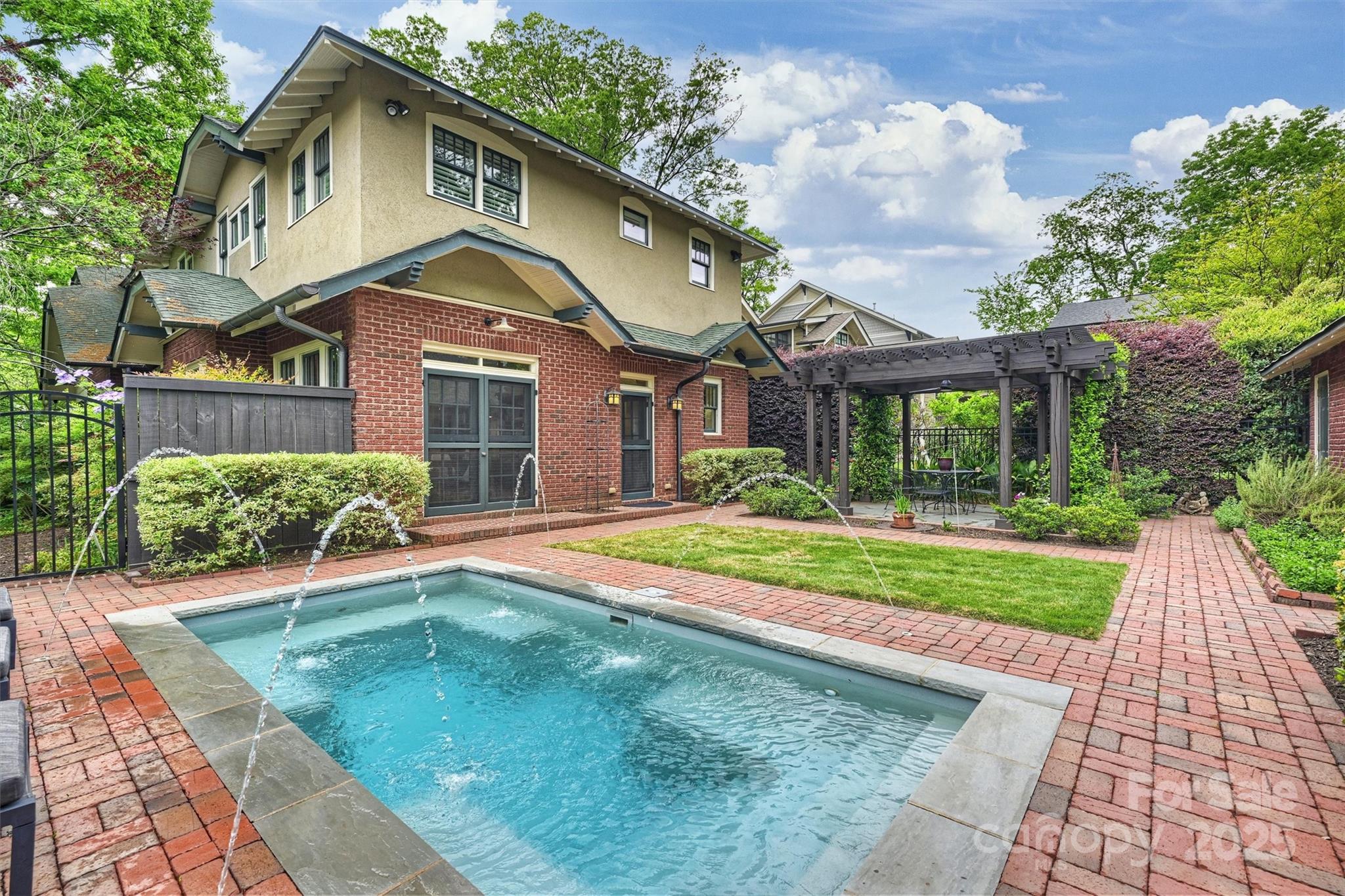 Elizabeth - Residential