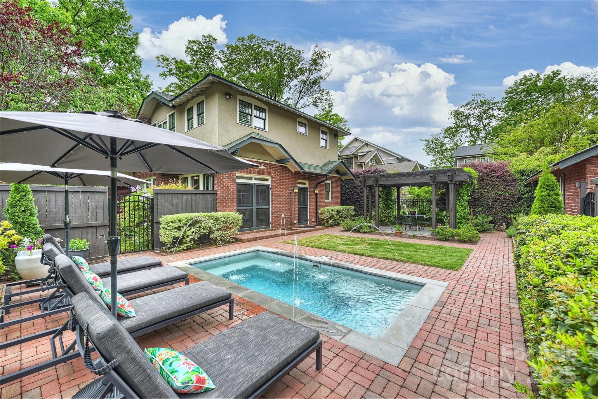 Elizabeth - Residential