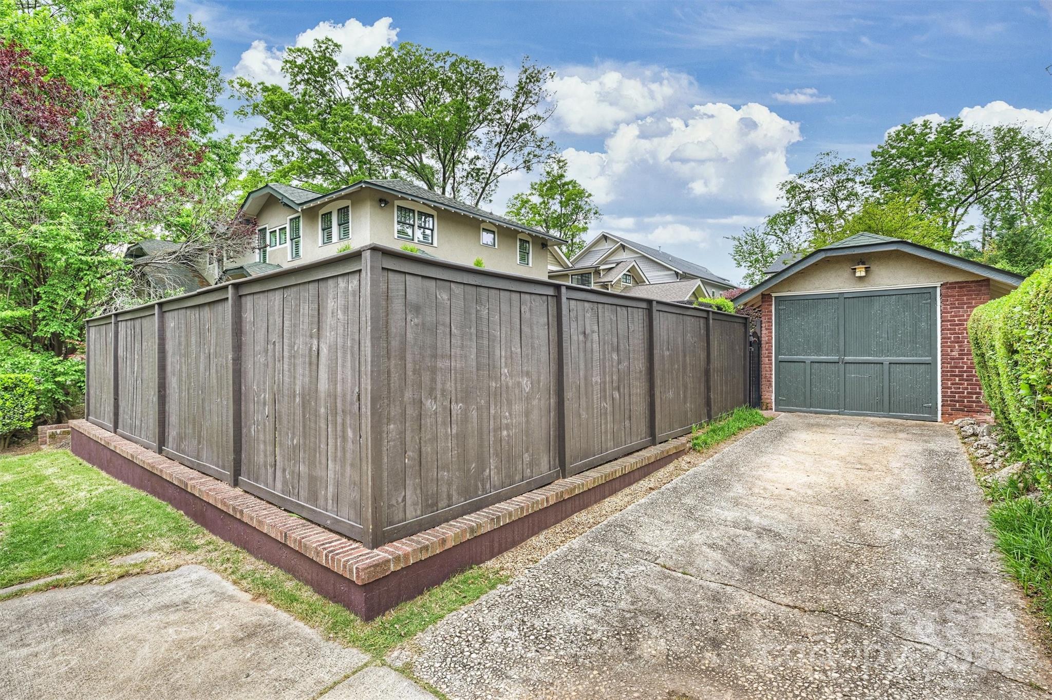 Elizabeth - Residential