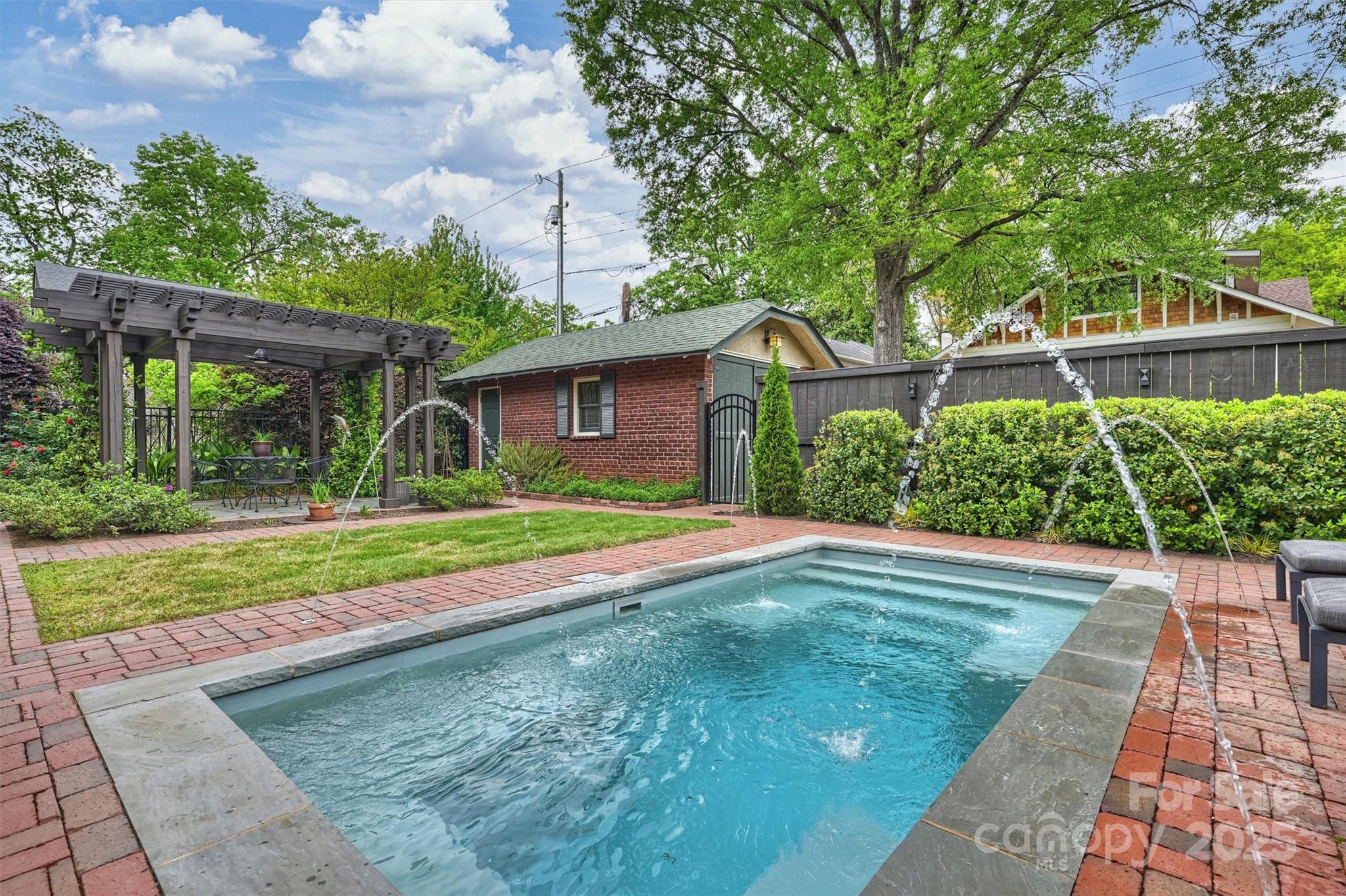 Elizabeth - Residential