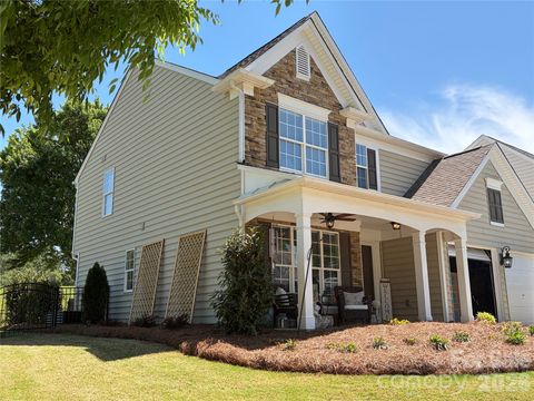 Photo of 18544 Victoria Bay Drive, Cornelius, NC 28031 (MLS # 4370881)