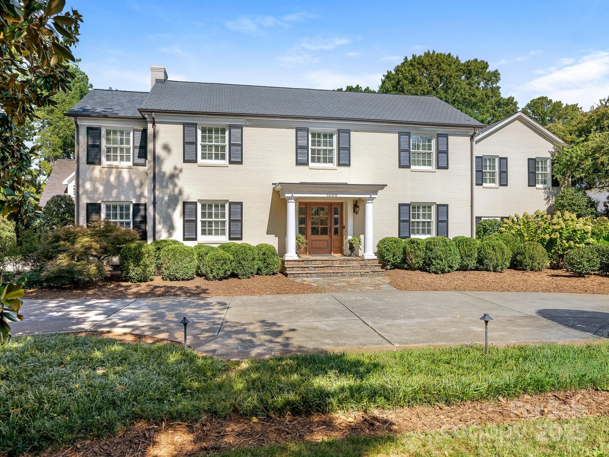 1600 S Wendover Road