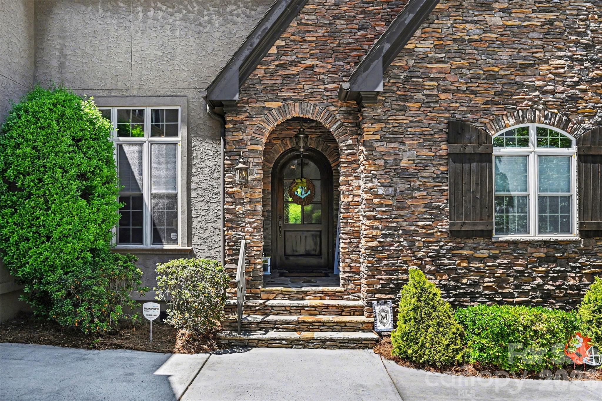 Treetops At Cowans Ford - Residential