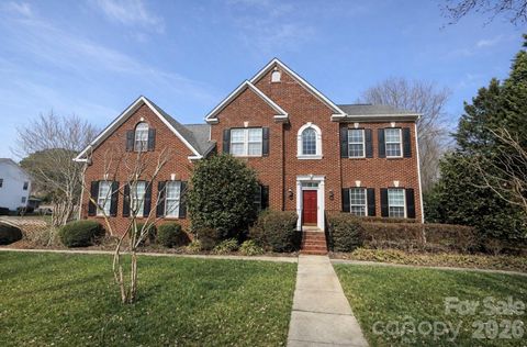 Photo of 204 Whitegrove Drive, Fort Mill, SC 29715 (MLS # 4396185)