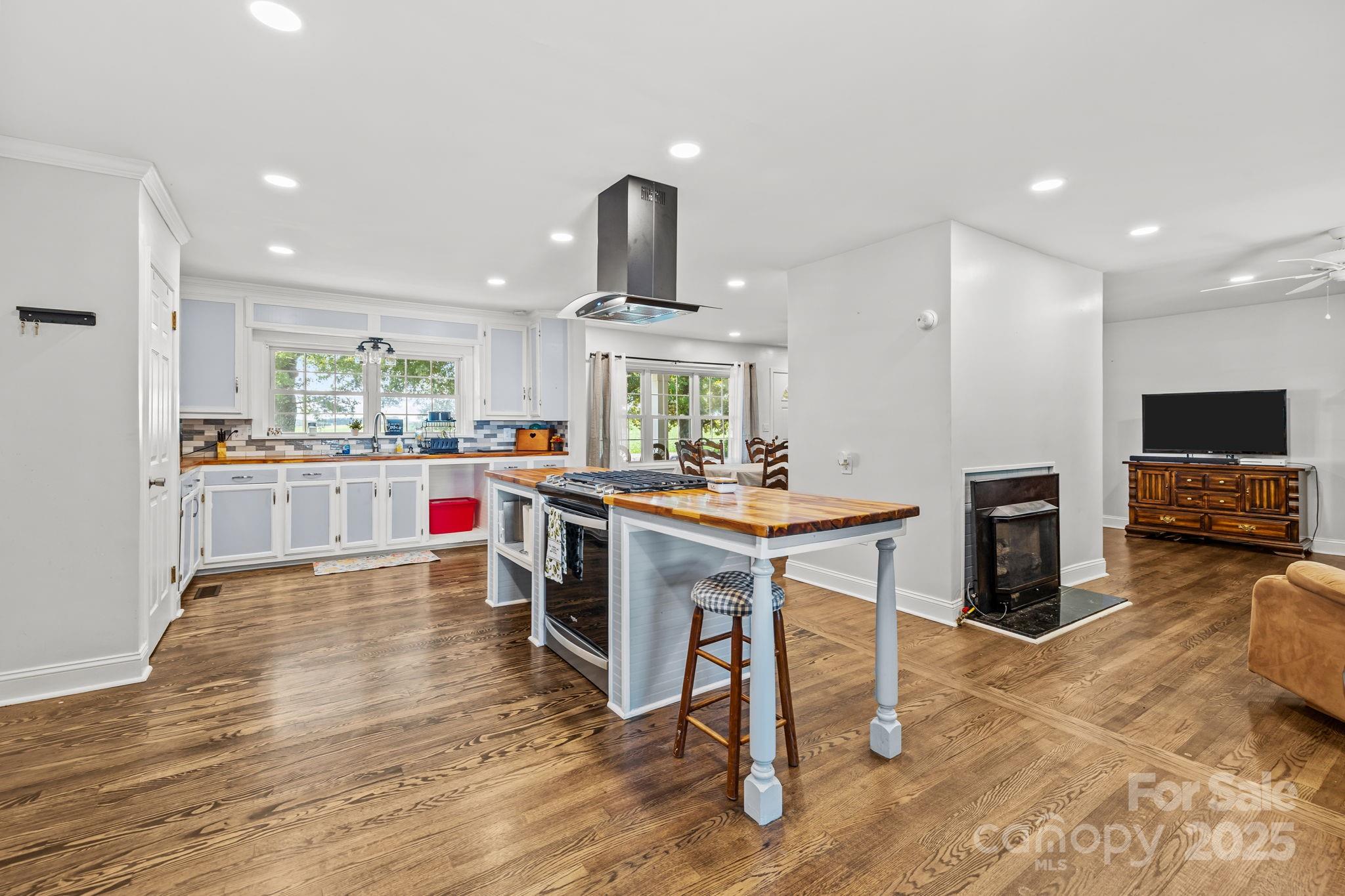 3825 Stack Road