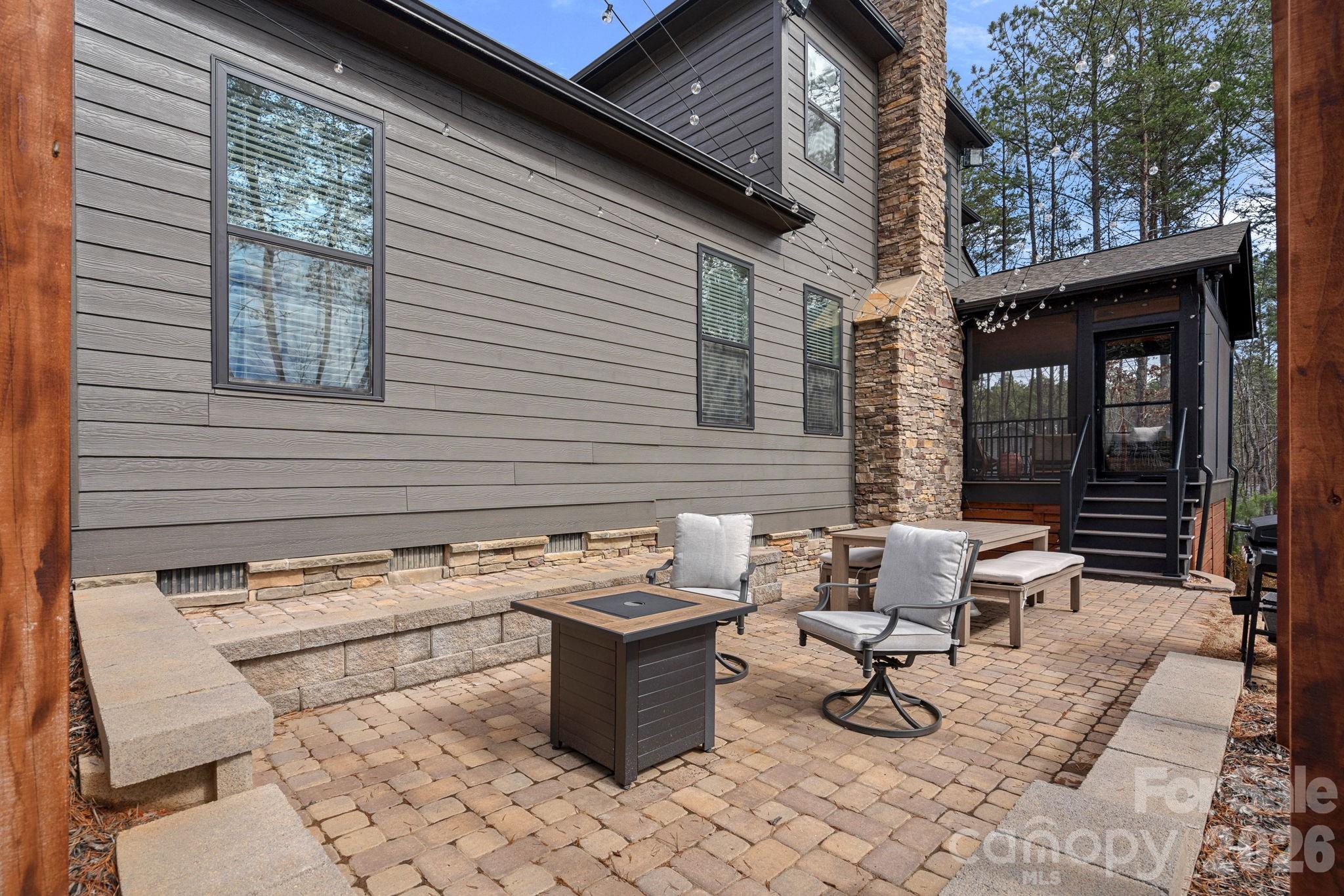 6840 Kingfisher Court