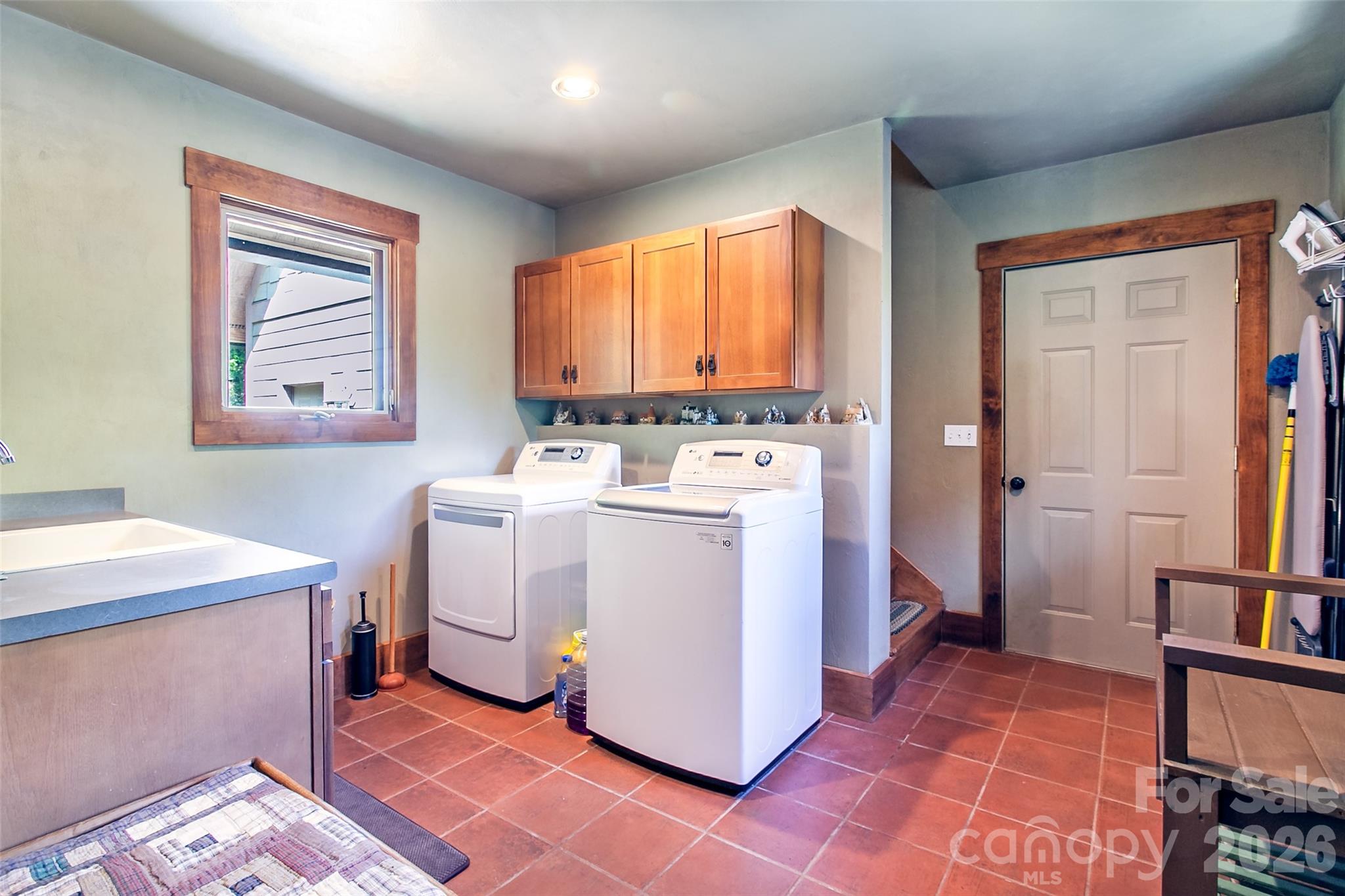 Laurel Ridge - Residential