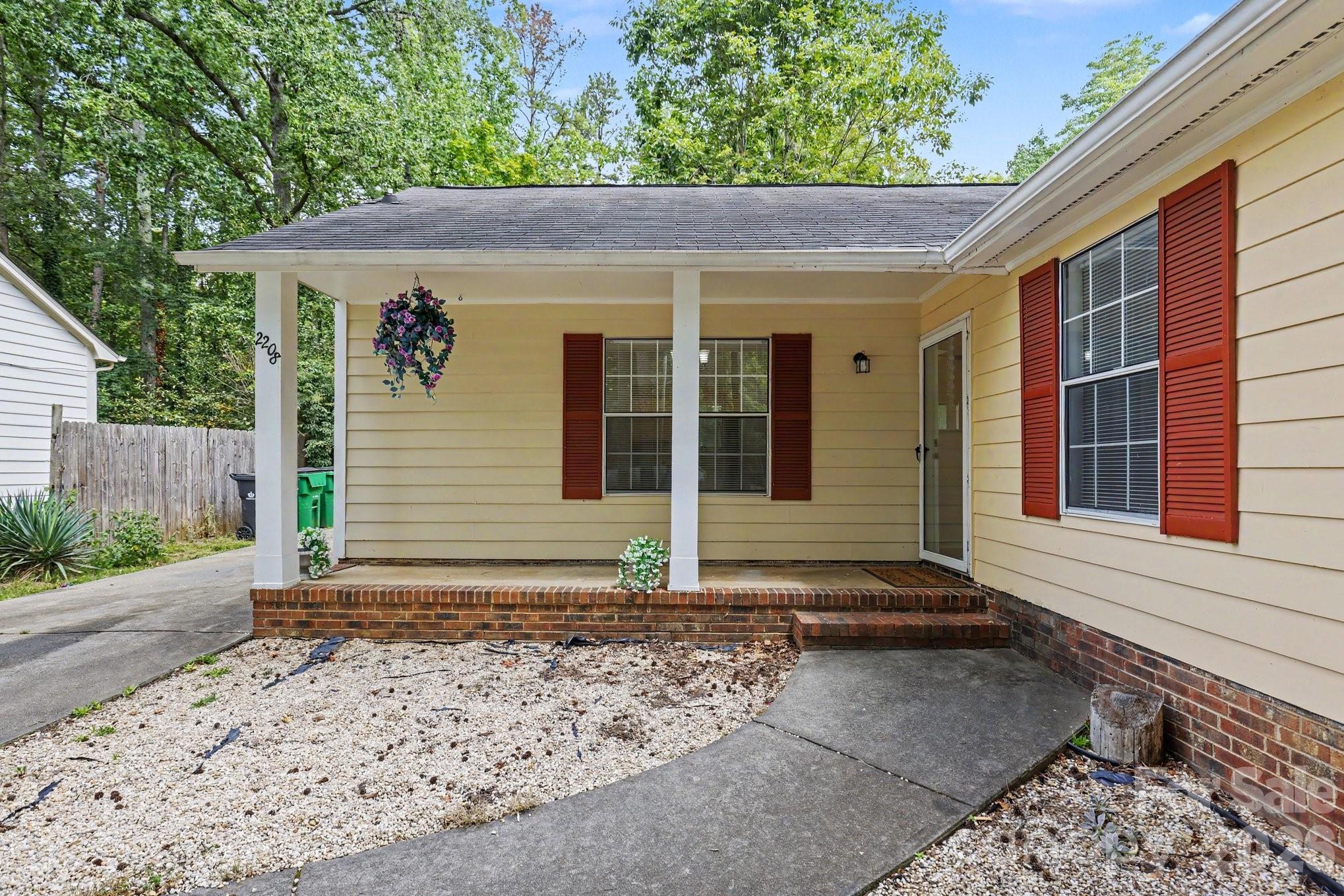 2208 Pinebrook Circle