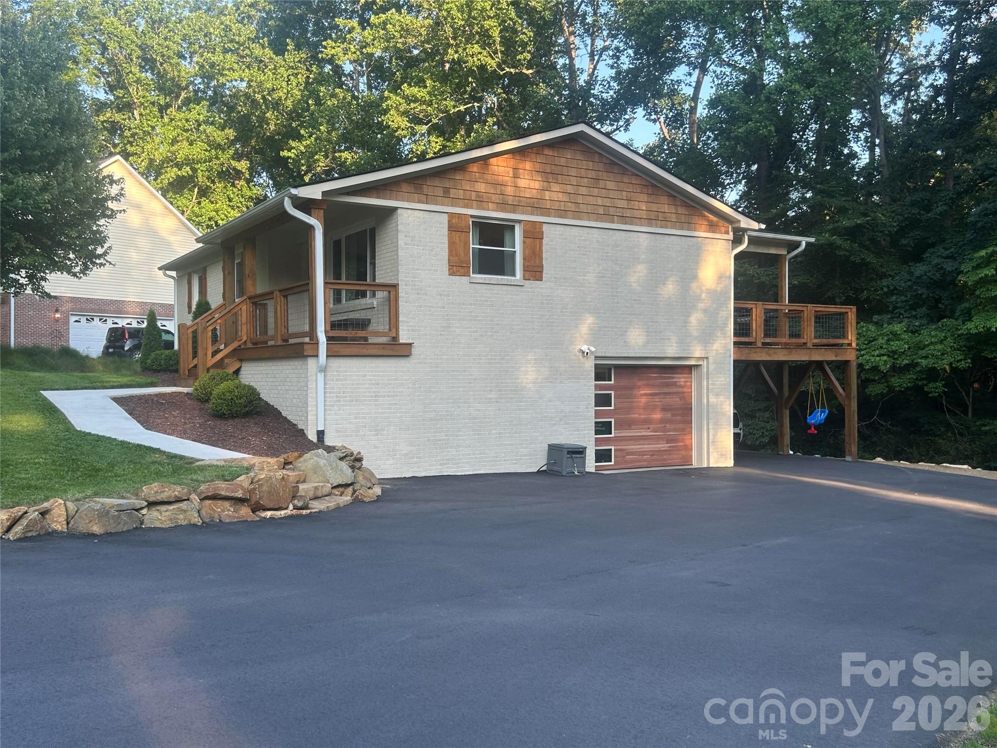 10 Oakwood Drive