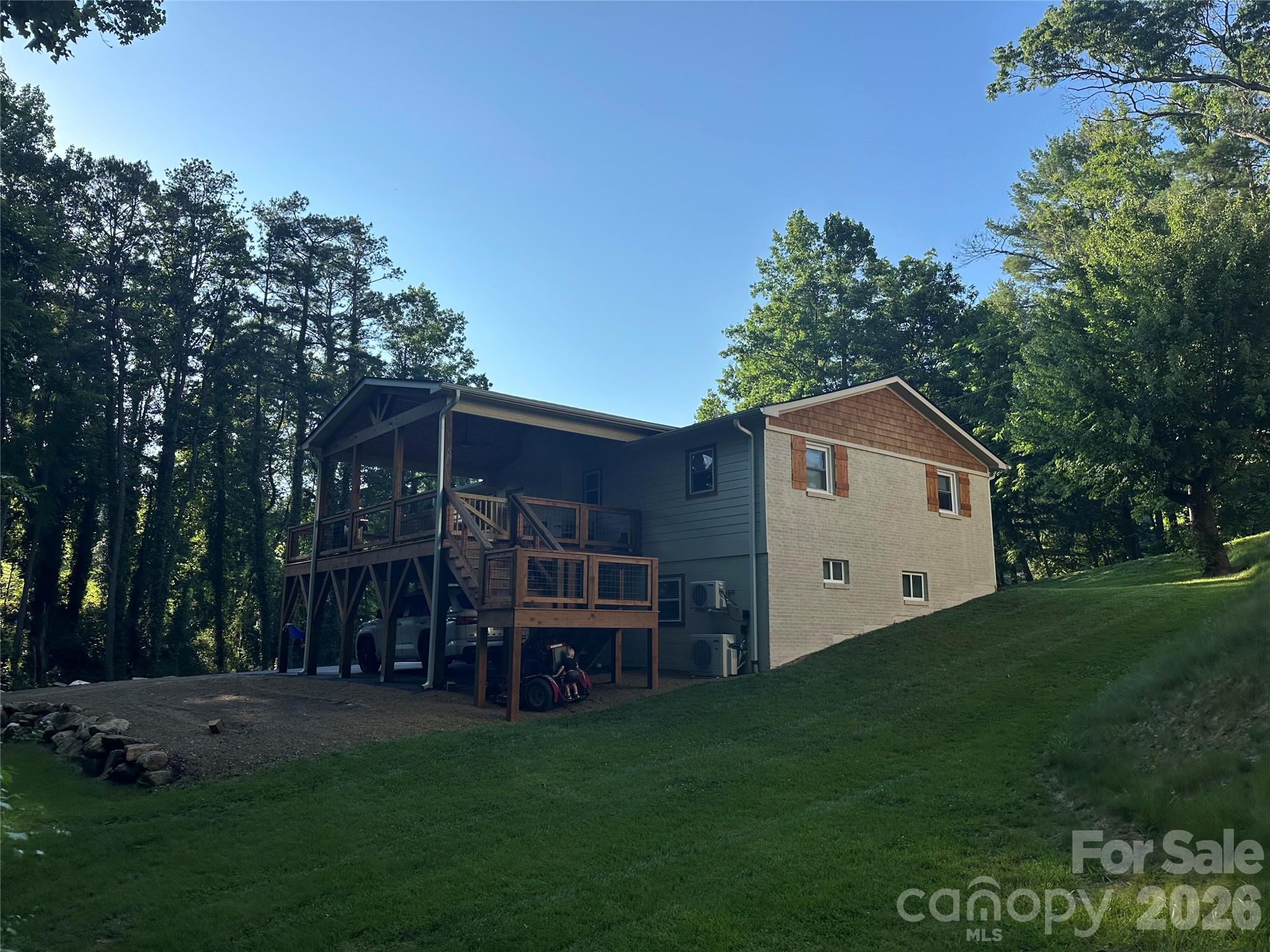 10 Oakwood Drive