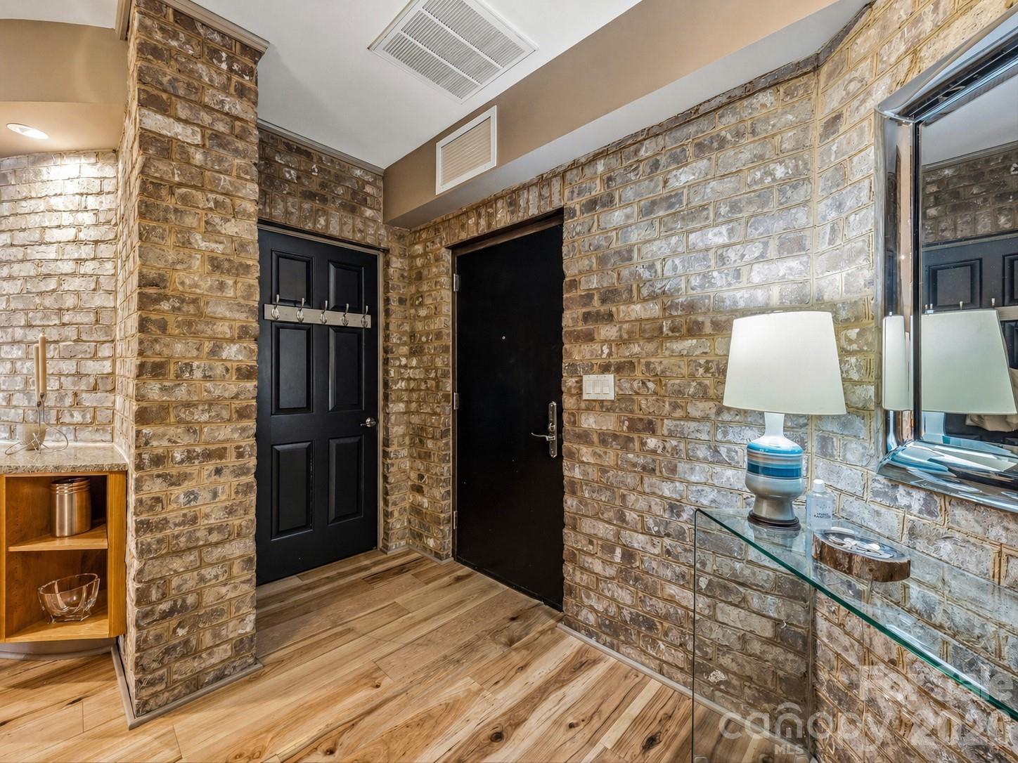 21 Battery Park - Residential