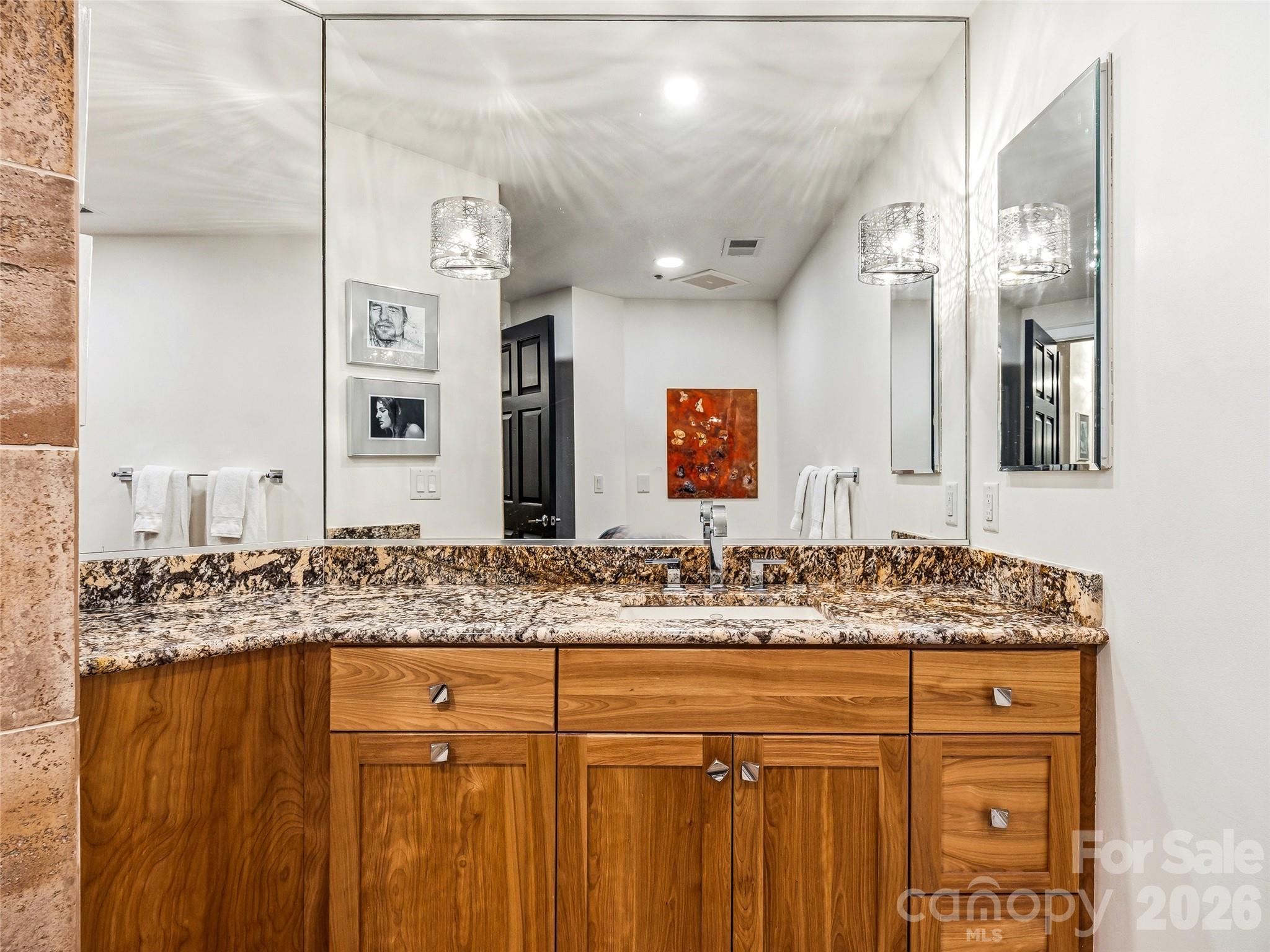 21 Battery Park - Residential