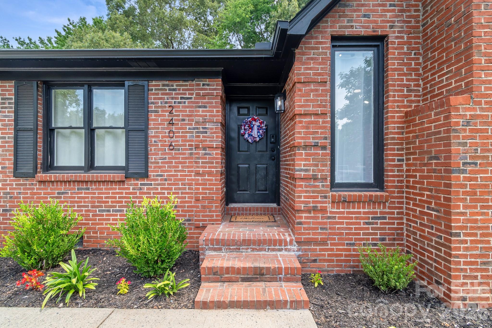 2406 Bearskin Lane