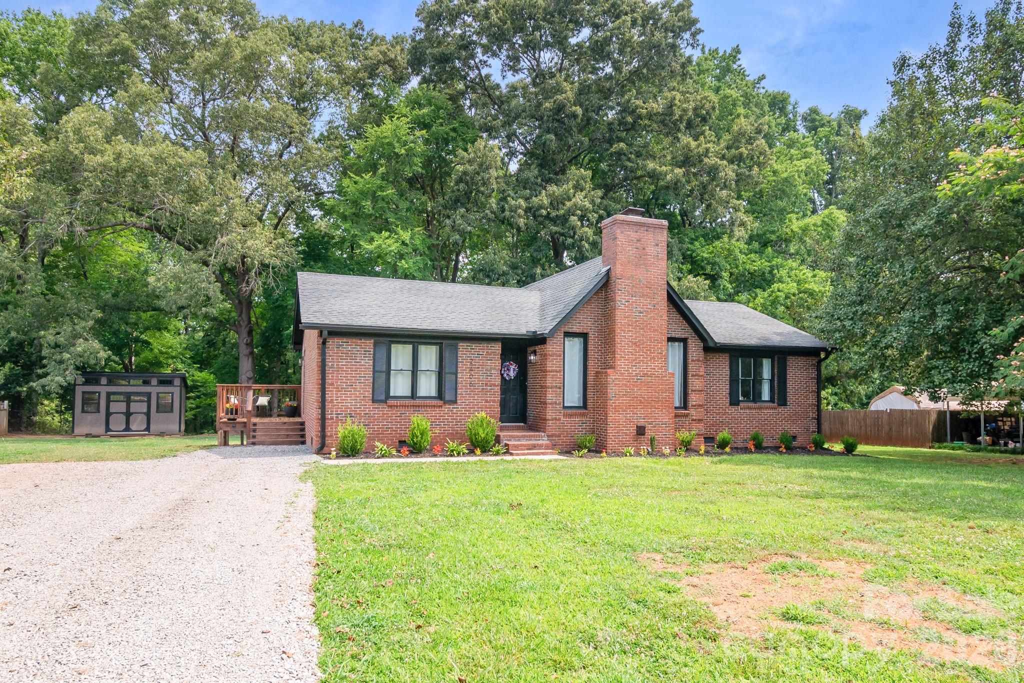 2406 Bearskin Lane