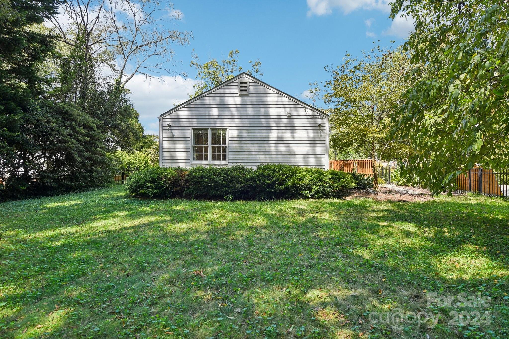 Seventeen Acres - Residential