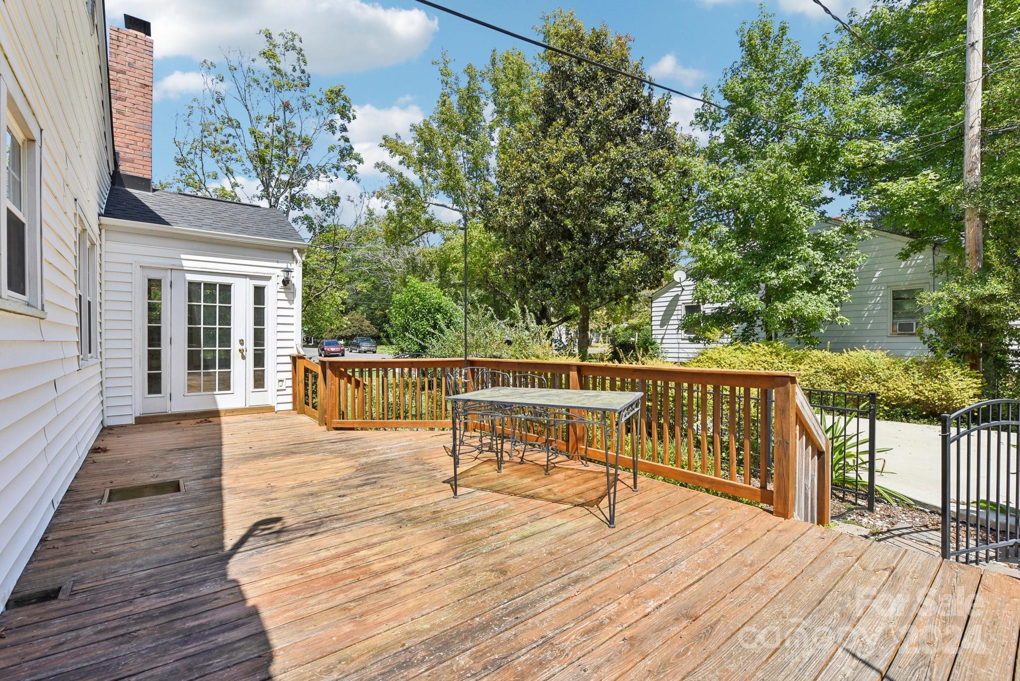 Seventeen Acres - Residential