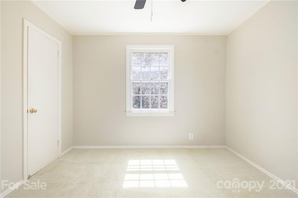 Royal Manor - Residential