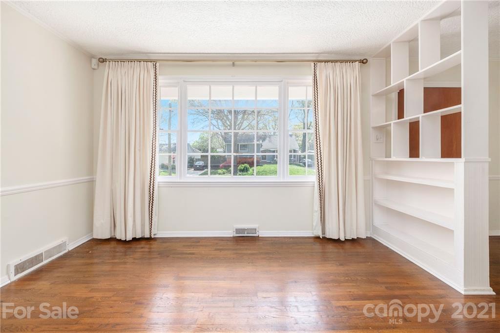 Royal Manor - Residential