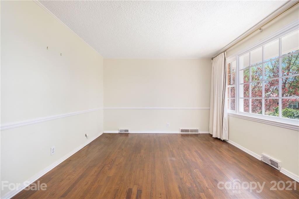 Royal Manor - Residential