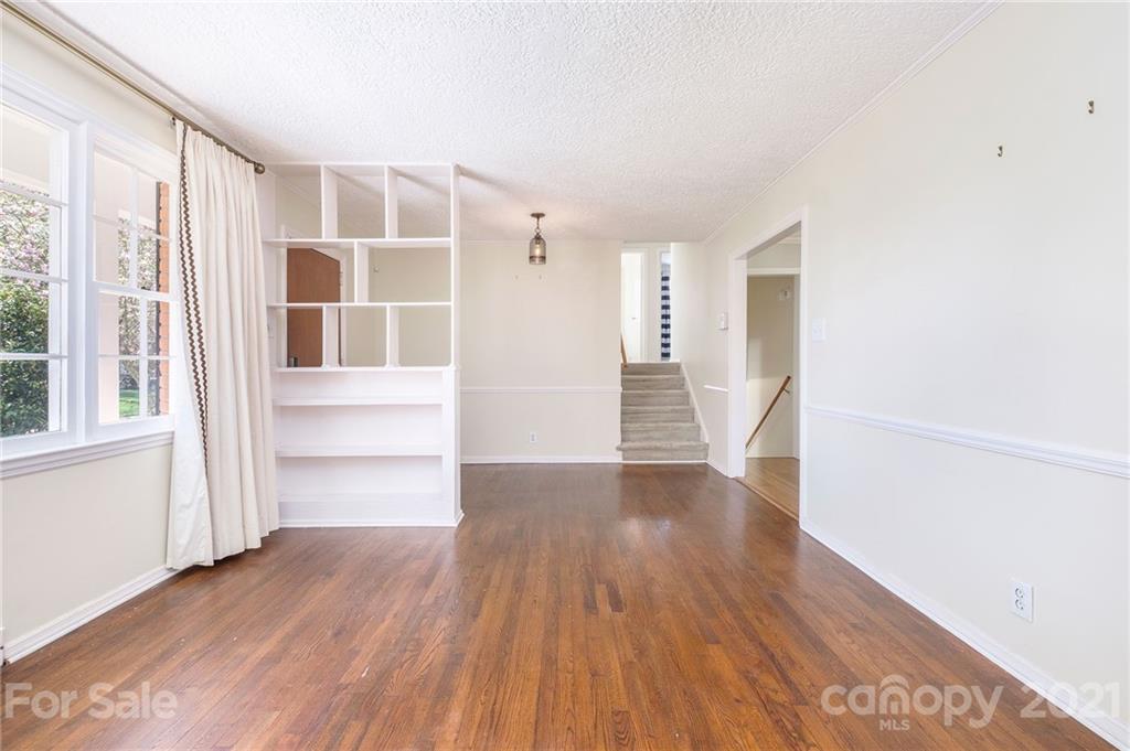 Royal Manor - Residential