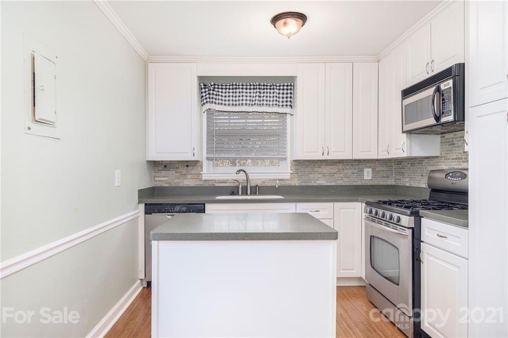 Royal Manor - Residential