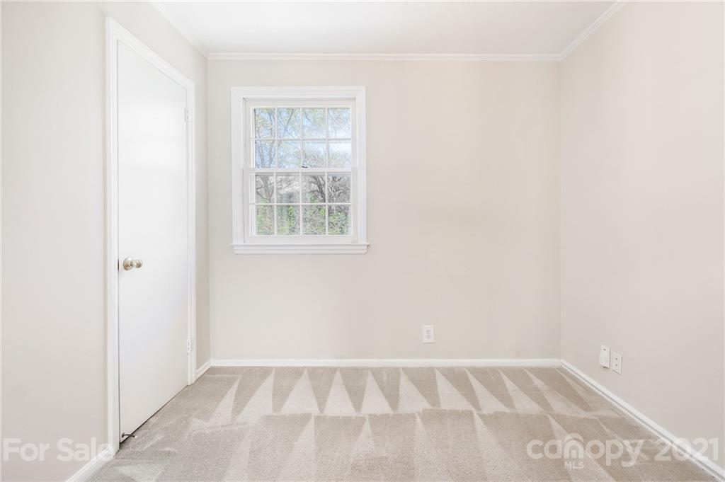 Royal Manor - Residential