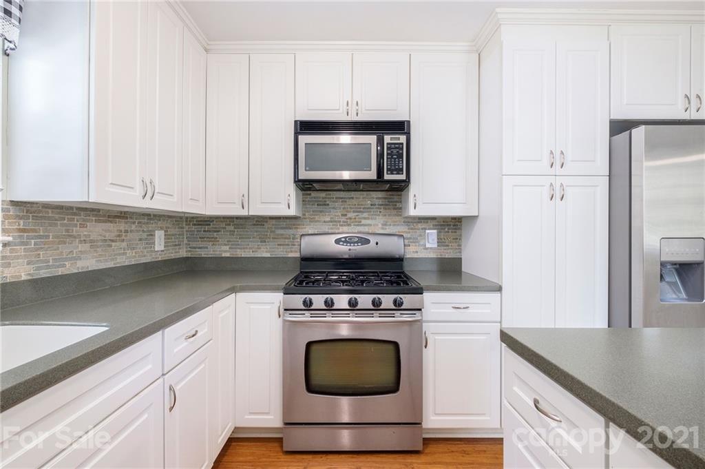 Royal Manor - Residential